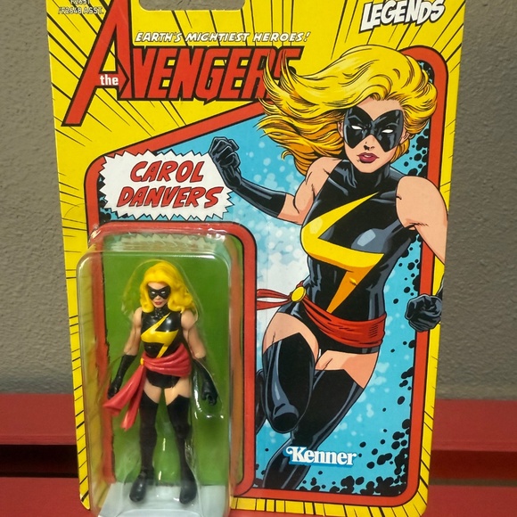 Kenner Marvel Legends Iron Man, Wolverine & Carol Danvers Retro Figures NEW - Picture 10 of 13